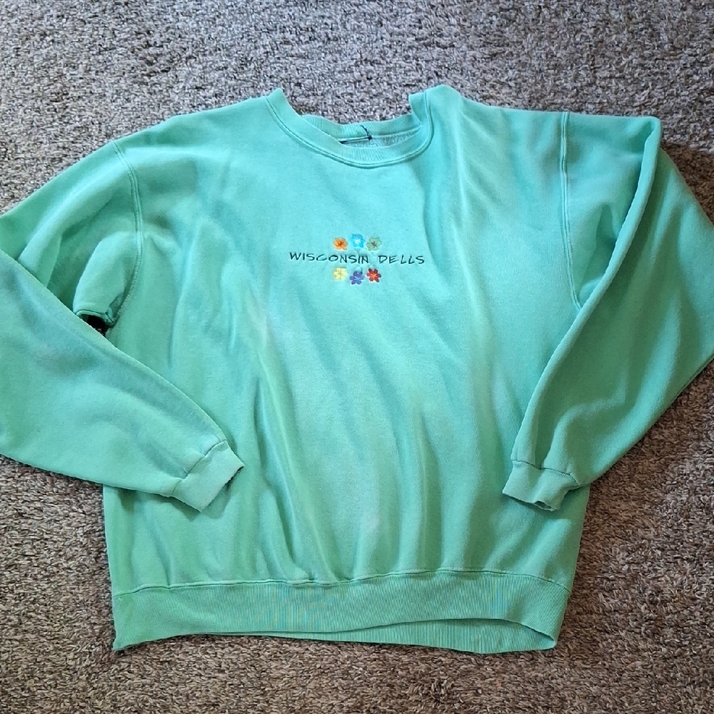 Wisconsin Dells Green Sweatshirt